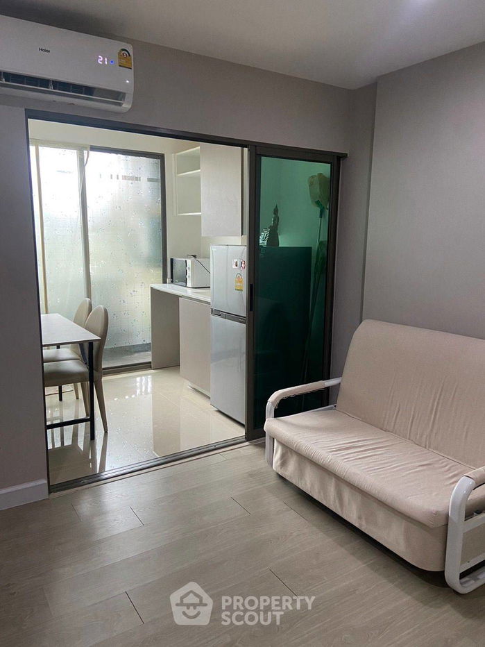 picture 1-BR Condo at Metro Luxe Ratchada near MRT Huai Khwang (ID 2134485) - 1/8