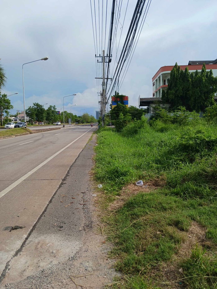 รูป ขายที่ดิน 6 ไร่ 1 งาน ในเมืองโคราช ติดถนนมิตรภาพ ฝั่งมุ่งหน้าไปทางขอนแก่น ตรงข้ามศูนย์ฮอนด้า จอหอ ที่ดินถมแล้วบางส่วน - รูปที่ 7/10