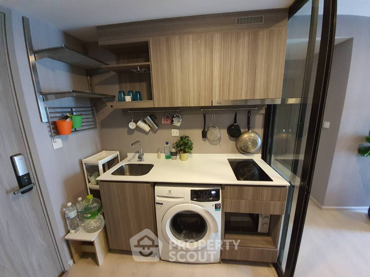 picture 2-BR Condo at Knightsbridge Phaholyothin Interchange in Anusawari (ID 823843) - 7/19