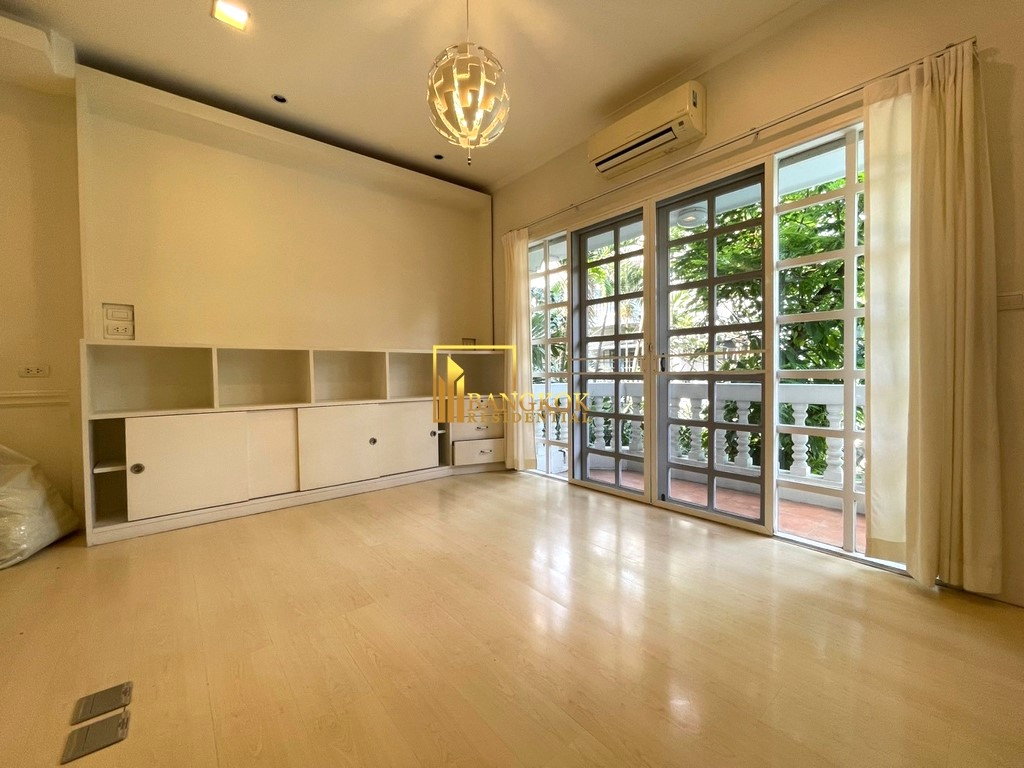 รูป Prompak Gardens | Well Maintained 3 Bedroom Townhouse in Thonglor Area - BR49029TH - รูปที่ 4/42