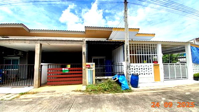 ทาวน์เฮ้าส์ 21 ตร.วา พานทอง ชลบุรี 1.6M