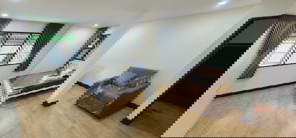 รูป 🏢 ให้เช่าบ้าน 4 ชั้น ทำโฮมออฟฟิศได้ | ทำเลลาดพร้าว ทะลุออกสุทธิสาร–รัชดาได้ เดินทางสะดวก ใกล้รถไฟฟ้า - รูปที่ 4/9