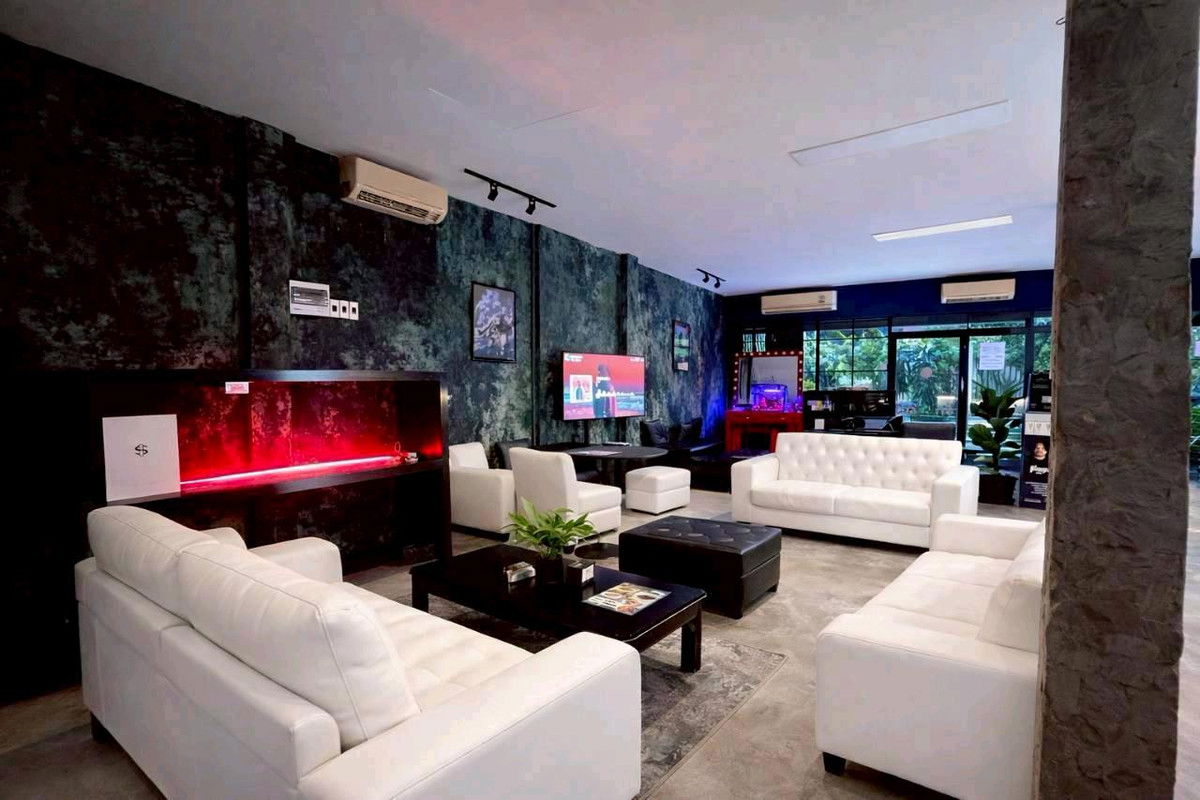 รูป 🔥 ให้เช่าอาคารพาณิชย์ 3 ชั้น 2 คูหา ทำเลทองใกล้ MRT พหลโยธิน ✨ ทำเลศักยภาพสูง เหมาะทำธุรกิจ ใจกลางโซนลาดพร้าว–พหลโยธิน ใกล้ทั้ง BTS และ MRT - รูปที่ 2/16