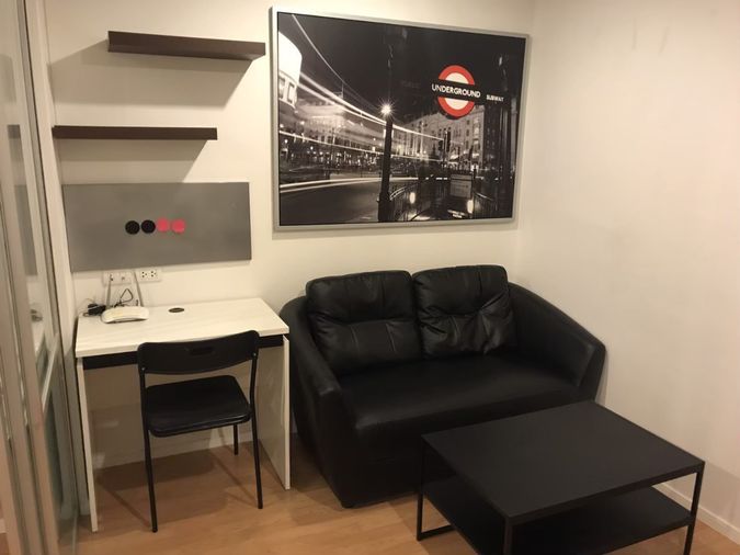 Fully furnished room and swimming pool view for rent , near ARL and MRT Huamak station