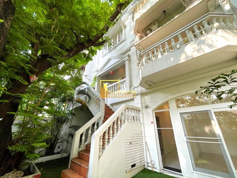 Prompak Gardens | Well Maintained 3 Bedroom Townhouse in Thonglor Area - BR49029TH