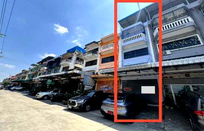 เช่าอาคารพาณิชย์ วิทยาลัยเทคนิคราชสิทธาราม : ให้ เช่า อาคารพาณิชย์ (ตึกแถว) 3.5 ชั้น รีโนเวทแล้ว ซ. ท่าข้าม 28-2 ใกล้ Big C - Central พระราม 2 และทางด่วนกาญจนาภิเษก