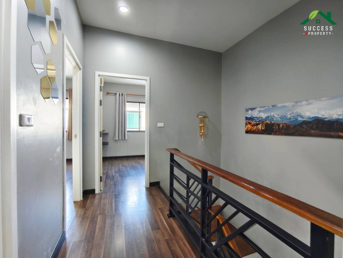 รูป ขายทาวน์เฮ้าส์ สไตส์บ้านเดี่ยว เนเชอร่า เทรนด์ ศรีนครินทร์ 28 ตร.ว.แถมเฟอร์ฯให้ทั้งหลังพร้อมอยู่ได้เลย ทำเลใกล้รถไฟฟ้า ใกล้ทางด่วน 15 นาที - รูปที่ 10/19