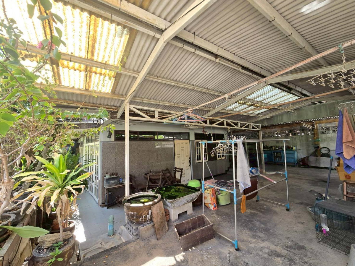 รูป ขายที่ดินแปลงสวย พร้อมบ้าน 2 ชั้น สุขุมวิท 65 ซ.ชัยพฤกษ์แยก10 ใกล้ BTS เอกมัย (N.2023) - รูปที่ 10/12