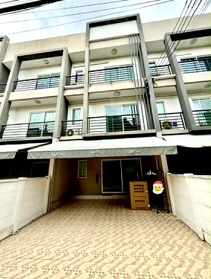 เช่าทาวน์โฮม ซอยอ่อนนุช (สุขุมวิท 77) : 🏡 ให้เช่าทาวน์โฮม 3 ชั้น หมู่บ้านกลางเมือง สุขุมวิท 77  3 ห้องนอน 3 ห้องน้ำ ใกล้ BTS อ่อนนุช พร้อมอยู่ เฟอร์ครบทั้งหลัง