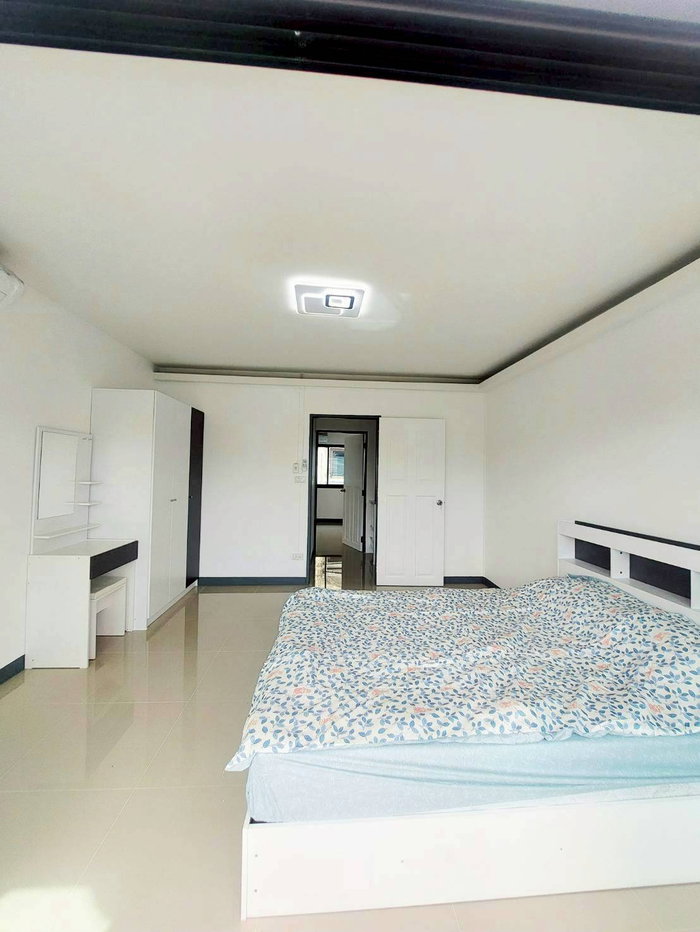 รูป ทาวน์เฮ้าส์ รีโนเวทใหม่ สไตล์มินิมอล ติดถนนเมน ค้าขายได้ หมู่บ้านพูนสินธานี 1 เคหะร่มเกล้า64  ซอยมีสทีน - รูปที่ 13/21