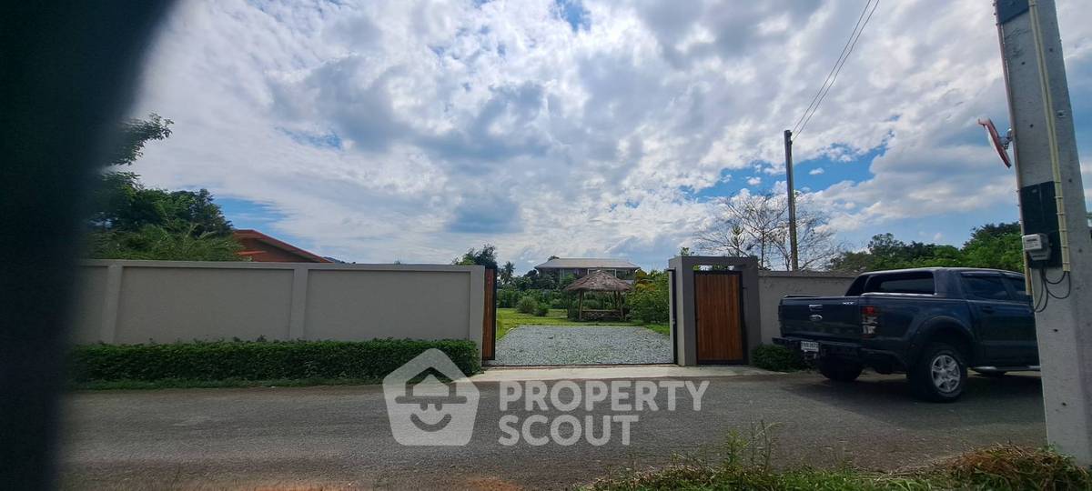 รูป ที่ดินสำหรับปล่อยขาย 800 ตารางเมตร แถว ใกล้ เมืองพัทยา (ID 2715948) - รูปที่ 1/8