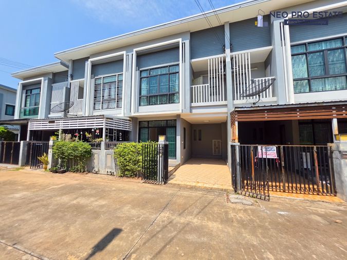 Townhouse, width 5.8 m, 3 beds, 3 baths, 400 m from Mittraphap Road, near Khon Kaen University - Srinakarin Hospital.