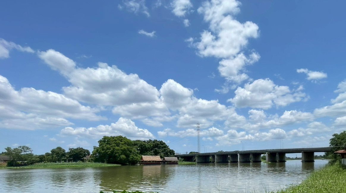 รูป ที่ดินติดแม่น้ำท่าจีน หน้ากว้างติดแม่น้ำ 135 เมตร สามพราน นครปฐม ใกล้ รร.นายร้อยตำรวจสามพราน - รูปที่ 1/12