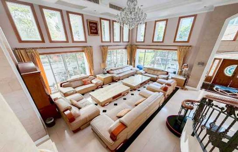 9-bed house for sale, 1800 sqm, 195 sq wah, Khlong Toei