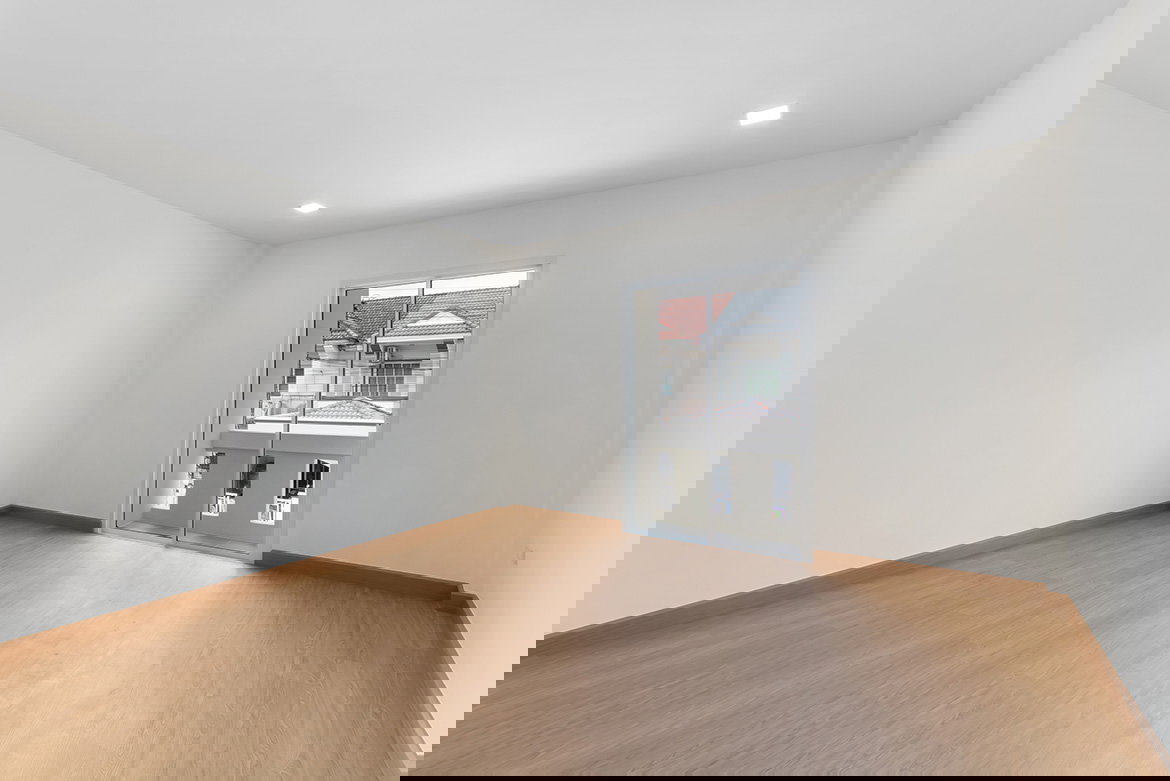 รูป ทาวน์โฮม 2 ชั้น รีโนเวทใหม่ พุทธชาด บางบัวทอง (ซอยเถ้าแก่น้อย) ใกล้สี่แยกบางพลู ต่อเติมครบ หิ้วกระเป๋าเข้าอยู่ได้เลย - รูปที่ 10/13