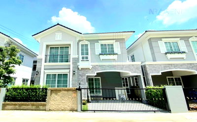 Houses for rent Tesco Lotus Srinakarindra : For Rent 2-story House GOLDEN NEO SUKHUMVIT-LASALLE 4 bedroom 3 bathroom