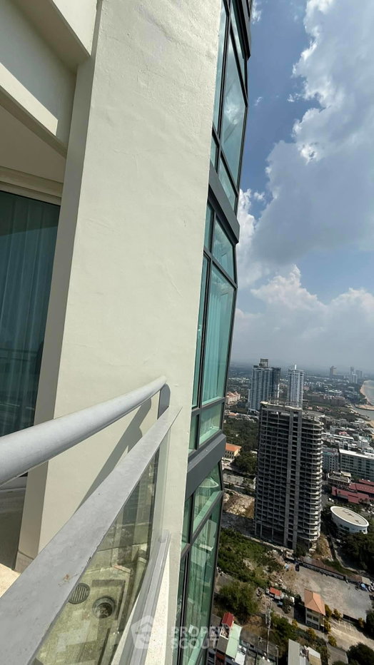 รูป คอนโด 3-ห้องนอน ที่ รีเฟล็คชั่น จอมเทียน บีช พัทยา ใกล้ เมืองพัทยา (ID 2715451) - รูปที่ 2/15