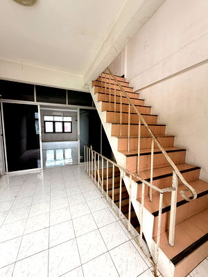 เช่าอาคารพาณิชย์ ม.ศรีนครินทรวิโรฒ วิทยาเขตประสานมิตร : ให้เช่าอาคารพาณิชย์ 4 ชั้น ติดถนนอยู่ระหว่างซอยสุขุมวิท 49 แยก17-แยก19