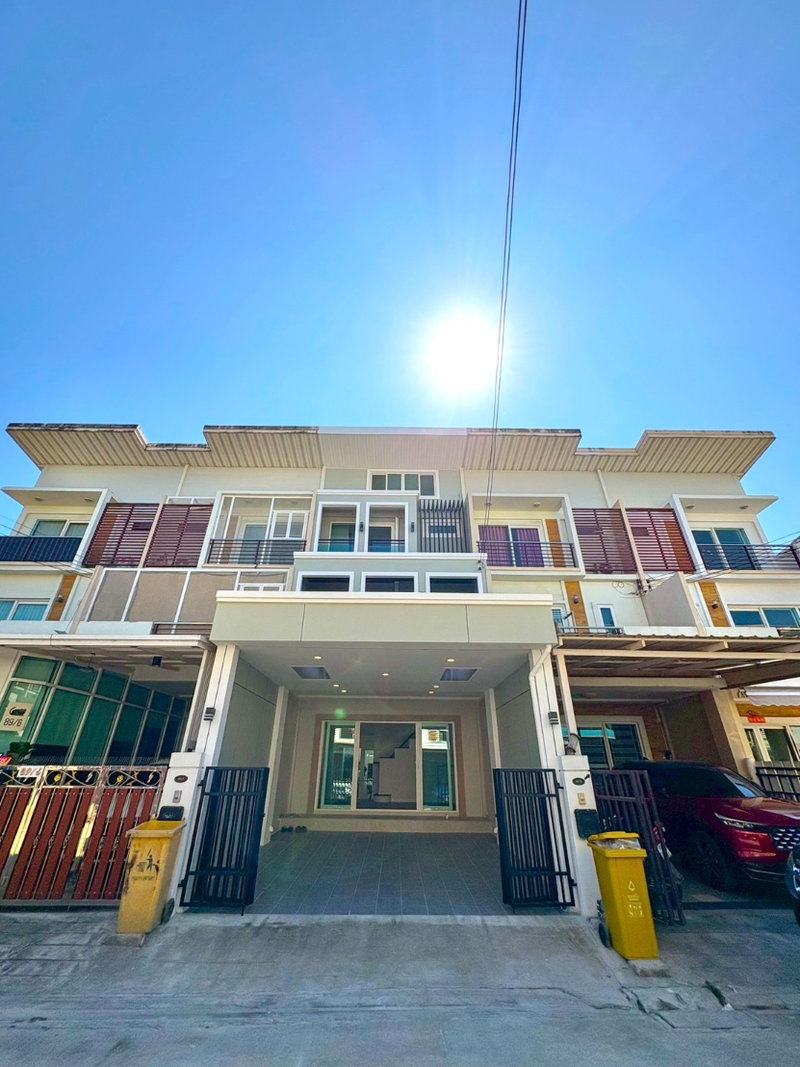 ขายบ้านเดี่ยว : HUB-549🏡 บ้านทาวน์โฮม โครงการศุภาลัย วิลล์ พหลโยธิน 52🏡 ราคาพิเศษ เพียง 3.79 ล้าน 🏡*0859416915/0659174222*🏡
