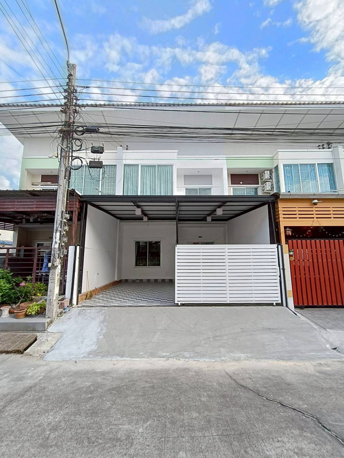 รูป ทาวน์เฮ้าส์ รีโนเวทใหม่ ทำเลดี หมู่บ้านราชพฤกษ์ ถนนฉลองกรุง61 แขวงลำปลาทิว เขตลาดกระบัง ใกล้สนามบินสุวรรณภูมิ - รูปที่ 2/23