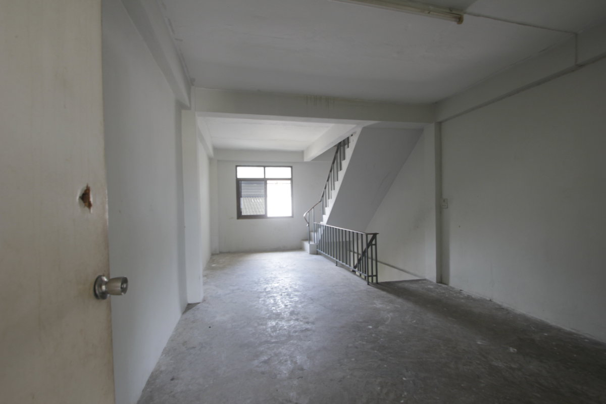 รูป อาคารพาณิชย์สุขสวัสดิ์ประชาอุทิศ สุขนิเวศน์2 สุขสวัสดิ์64 ประชาอุทิศ33 ห้องมุม ริมถนนเมนหน้าโครงการ อยู่อาศัย ค้าขาย ทำสำนักงาน 3ชั้น ใกล้สะพานภูมิพล - รูปที่ 26/32