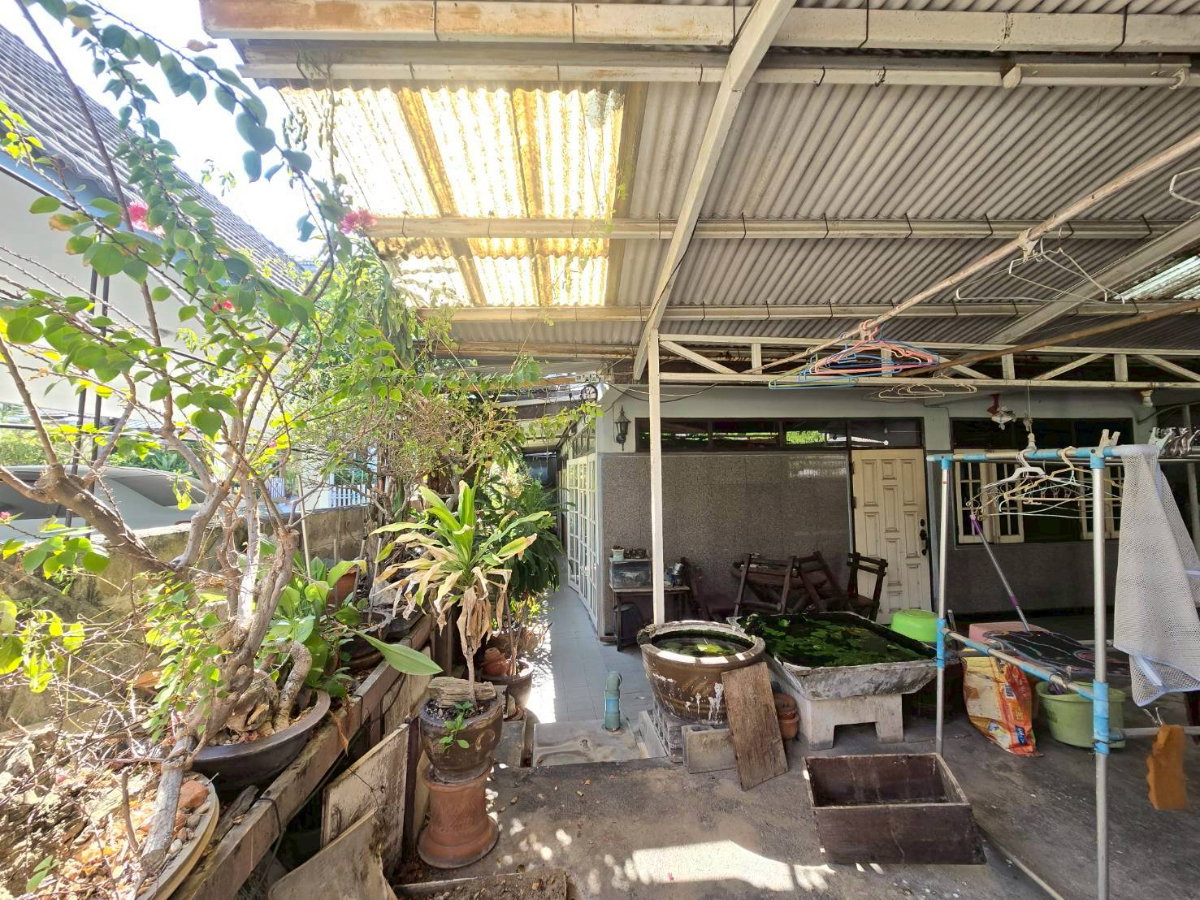 รูป ขายที่ดินแปลงสวย พร้อมบ้าน 2 ชั้น สุขุมวิท 65 ซ.ชัยพฤกษ์แยก10 ใกล้ BTS เอกมัย (N.2023) - รูปที่ 7/12