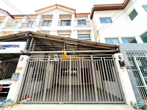 Spacious 3 Bedroom Townhouse Located in On Nut Area - BR8769TH