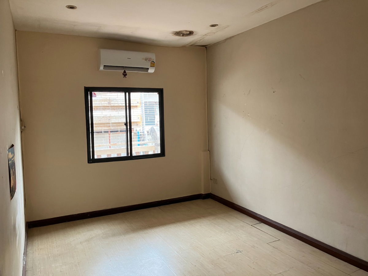 รูป ⚡ ให้เช่า ทาวน์โฮม 3 ชั้น หมู่บ้านสหโชค ซอย รามอินทรา 34 แยก 26 ใกล้ BTS ขนาด 18 ตร.ว. ⚡ - รูปที่ 9/25