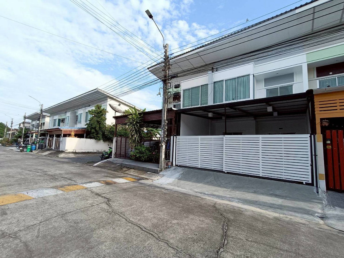 รูป ทาวน์เฮ้าส์ รีโนเวทใหม่ ทำเลดี หมู่บ้านราชพฤกษ์ ถนนฉลองกรุง61 แขวงลำปลาทิว เขตลาดกระบัง ใกล้สนามบินสุวรรณภูมิ - รูปที่ 4/23