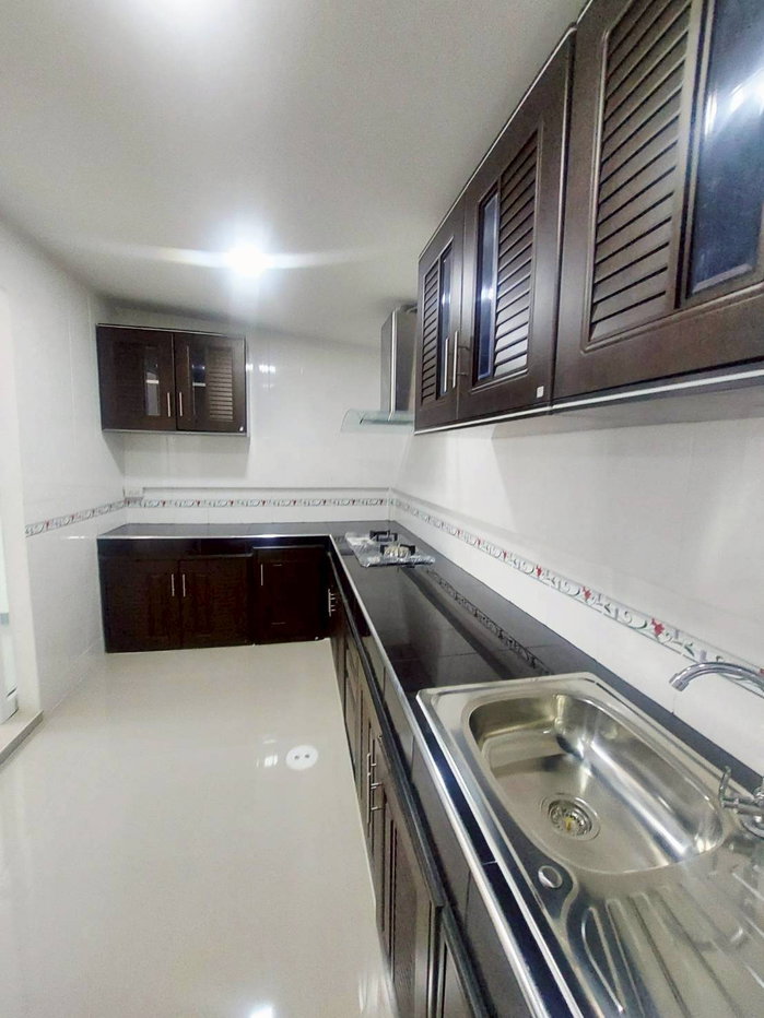 รูป ทาวน์เฮ้าส์ รีโนเวทใหม่ สไตล์มินิมอล ติดถนนเมน ค้าขายได้ หมู่บ้านพูนสินธานี 1 เคหะร่มเกล้า64  ซอยมีสทีน - รูปที่ 9/21