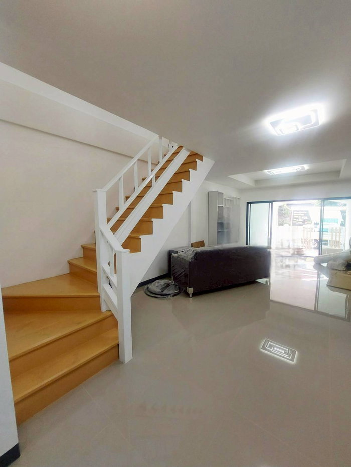 รูป ทาวน์เฮ้าส์ รีโนเวทใหม่ สไตล์มินิมอล ติดถนนเมน ค้าขายได้ หมู่บ้านพูนสินธานี 1 เคหะร่มเกล้า64  ซอยมีสทีน - รูปที่ 4/21