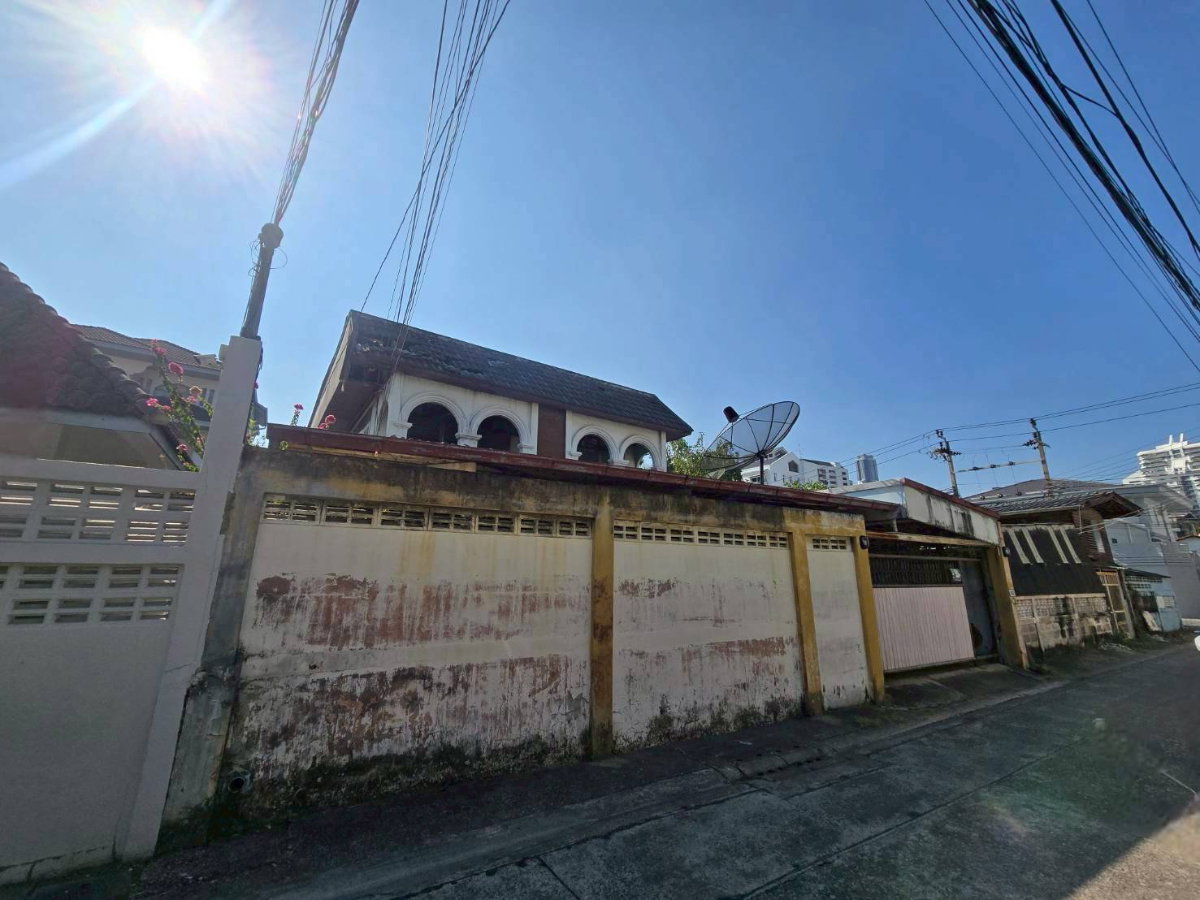 รูป ขายที่ดินแปลงสวย พร้อมบ้าน 2 ชั้น สุขุมวิท 65 ซ.ชัยพฤกษ์แยก10 ใกล้ BTS เอกมัย (N.2023) - รูปที่ 12/12