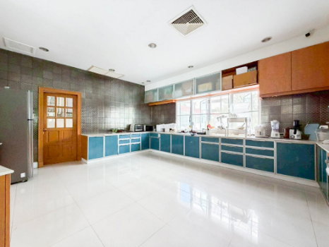 รูป ขาย บ้านเดี่ยว สุขุมวิท ซอย 4 (ซอยสมาหาร) 9 นอน 195 ตรว 1,800 ตรม เหมาะสำหรับครอบครัวใหญ่ 3.5 ชั้น - รูปที่ 6/11