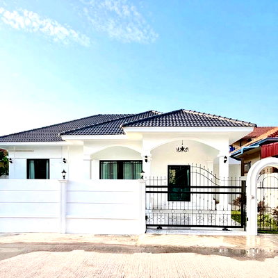 Houses for sale Toongklom-Taman Road : Luxury pool villa for sale, Chaiyapruk Silverbell, Pattaya.