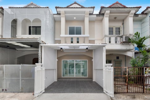 ทาวน์โฮม 2 ชั้น รีโนเวทใหม่ พุทธชาด บางบัวทอง (ซอยเถ้าแก่น้อย) ใกล้สี่แยกบางพลู ต่อเติมครบ หิ้วกระเป๋าเข้าอยู่ได้เลย