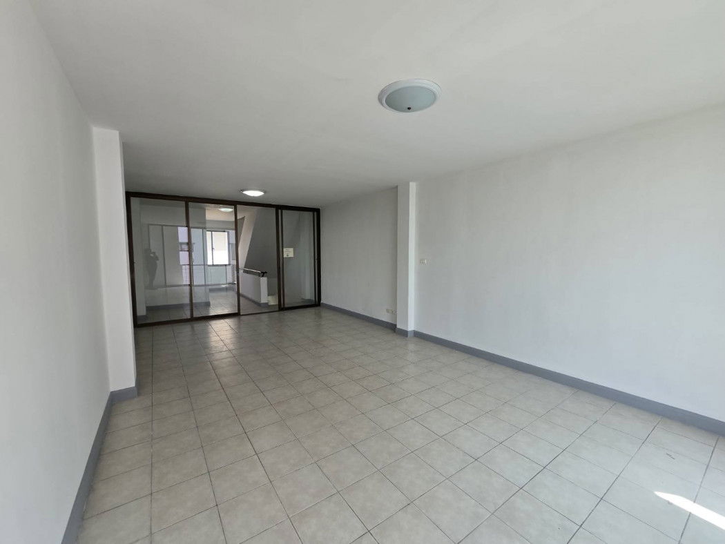 รูป ขาย อาคารพาณิชย์ เดอะวิลเลจ ปัญญา-อินทรา 170 ตรม 27 ตรว Renovate ใหม่ - รูปที่ 7/12