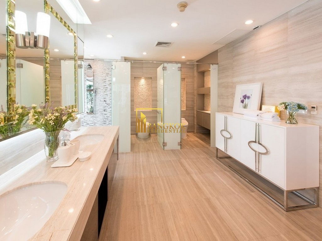 รูป Stunning 3 Bedroom Penthouse Apartment in Asoke Area - BR0521AP - รูปที่ 7/34