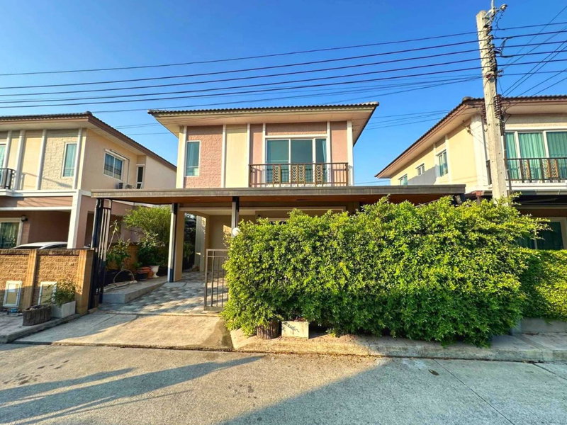 ขายบ้านแฝด : ขายบ้านแฝด ภัสสรไพร์ด ศรีนครินทร์-เทพารักษ์ ต่อเติมครบ พร้อมอยู่ ทำเลดีเดินทางสะดวก ใกล้ BTS ศรีนครินทร์ ใกล้ทางด่วน 10 นาที