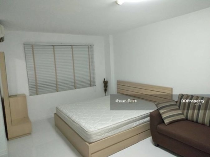 เช่า Lumpini CondoTown บดินทร์เดชา-ราม ขนาด 25 ตรม. ราคา 6,000 บาท พร้อมเฟอร์และเครื่องใช้ไฟฟ้า