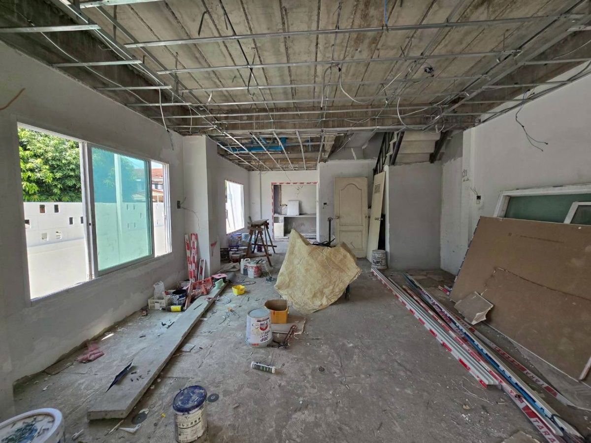 รูป บ้านหลังมุม ต้นโครงการ ทำเลดีมากๆ ตกแต่งรีโนเวทใหม่ หมู่บ้าน เคซีรามอินทรา8 ซอย1 ถนนไทยรามัญ หทัยราษฎร์ คลองสามวา - รูปที่ 9/23