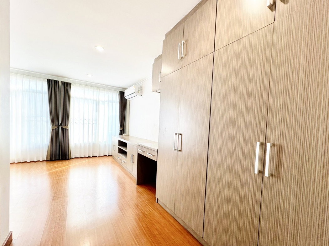 รูป ขาย ทาวน์โฮม ประเวศ บิซทาวน์ ศรีนครินทร์ พื้นที่ใช้สอย 250 ตรม เนื้อที่ 28 ตรว - รูปที่ 11/12