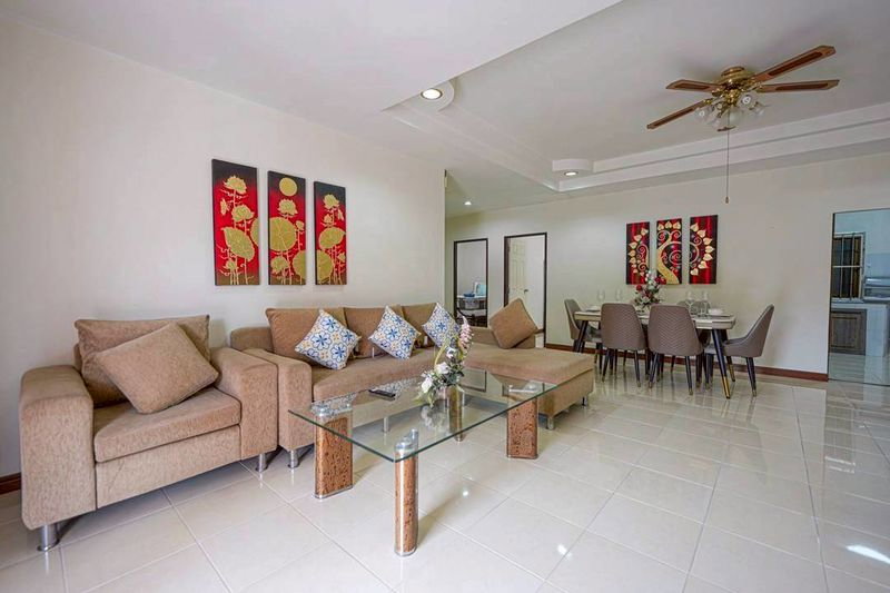 รูป ขายบ้านเดี่ยวรีโนเวทใหม่ทั้งหลัง ซอยเนินพลับหวาน พัทยา พร้อมอยู่ - รูปที่ 2/18