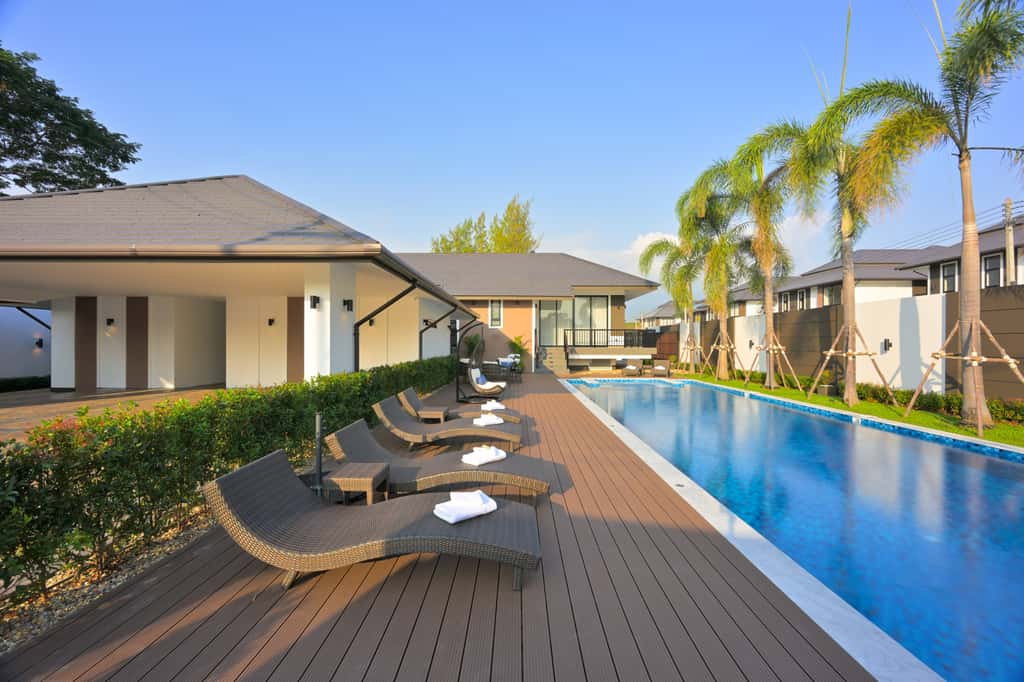 รูป Luxury Pool Villa พูลวิลล่าส่วนตัว หรูหรา มีระดับ ใจกลางเมือง สัมผัสความเหนือระดับ กับดีไซน์ที่โดดเด่น Mood และ Tone สุดพิเศษ ตอบโจทย์ทุกไลฟ์สไตล์ - รูปที่ 3/37
