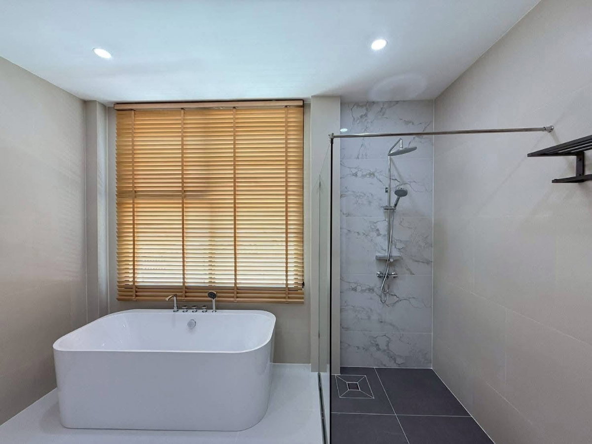 รูป ขาย พลูวิลล่า หางดง สร้างเพิ่งเสร็จ ที่ดิน 67ตรว. พื้นที่ใช้ 280 ตรม. 4 ห้องนอน รับสุนัข - รูปที่ 3/28