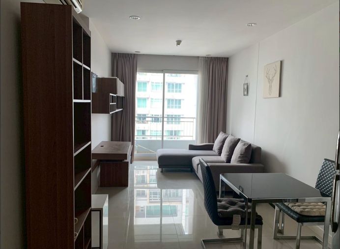 ว่างพร้อมอยู่! The Circle. 1นอน 45ตรม. Line id: @pfagent