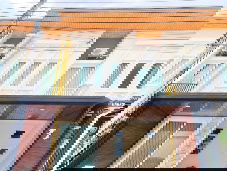 ทาวน์โฮมให้เช่า : ให้เช่า โกลเด้น ทาวน์ เฉลิมพระเกียรติ-สวนหลวง (Golden Town Chalermprakiat-Suan Luang) ใกล้เซ็นทรัล บางนา