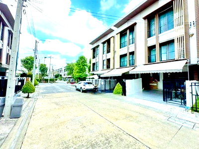 เช่าทาวน์โฮม วิทยาลัยอาชีวศึกษาธนบุรี : เฟอร์ครบ! ซ. กำนันแม้น กัลปพฤกษ์ MRT บางแค 1.44กม. ทาวน์เฮาส์หลังมุม 3 ชั้น 3 นอน 3 น้ำ ใกล้ ซีคอนบางแค ขนาด 16.5 ตร.ว. 190 ตร.ม.