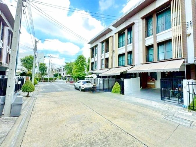 3-bed townhouse for rent, 190 sqm, 16 sq wah, Phasi Charoen