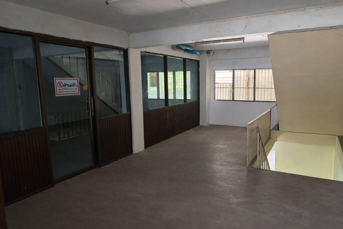 รูป ให้เช่าอาคารพาณิชย์ 2 ห้องติดกัน 3.5 ชั้น ใกล้วัดท่าข้าม พื้นที่ใหญ่ จอดรถได้ - รูปที่ 6/11