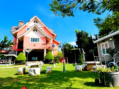 บ้านเดี่ยว ลำตะคอง : ขายบ้านพักตากอากาศเขาใหญ่ ดีไซน์ทรงยุโรป  2 ชั้น 4 นอน 5 น้ำ   260 ตรว โครงการฮอลิเดย์ปาร์ค ปากช่อง-เขาใหญ่ โซนเคบิ้น